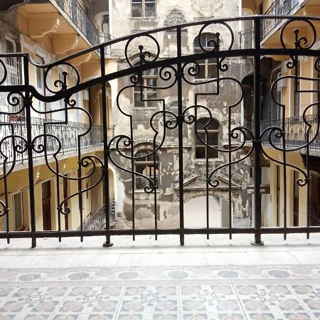 בודפשט Jolie Apartment In Historical Center מראה חיצוני תמונה