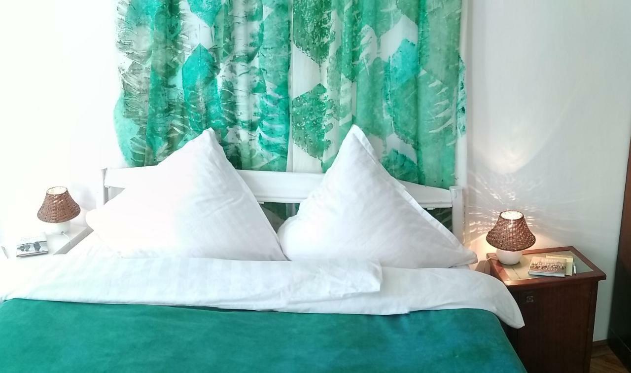 בודפשט Jolie Apartment In Historical Center מראה חיצוני תמונה