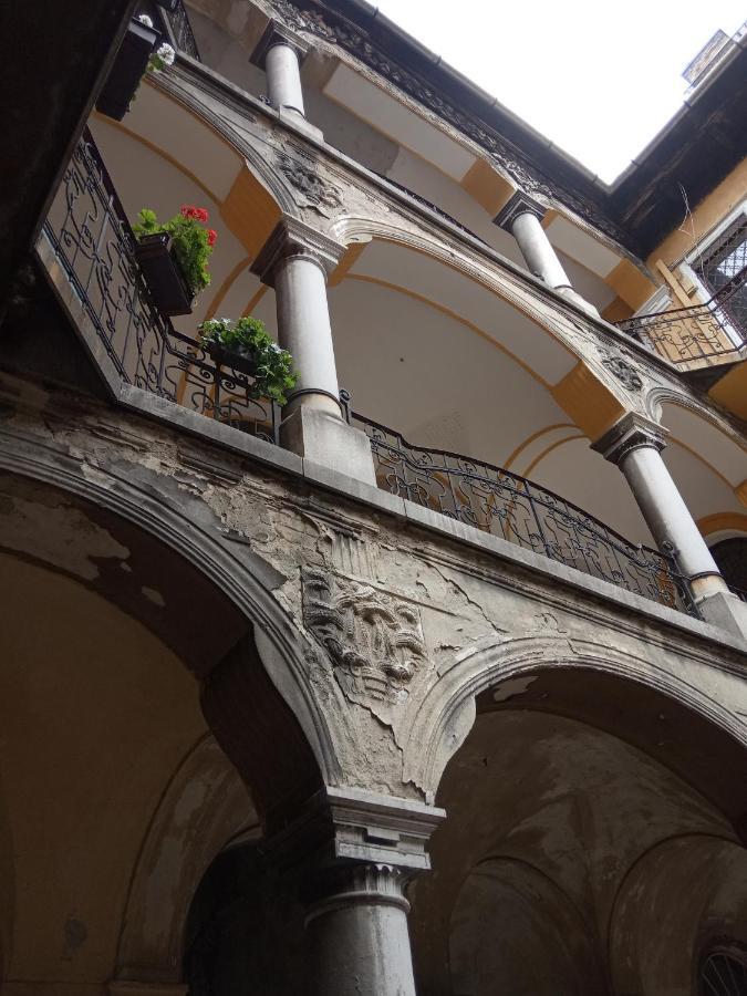 בודפשט Jolie Apartment In Historical Center מראה חיצוני תמונה